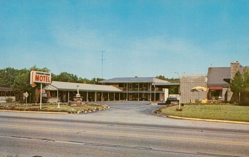 Causeway Motel (Causeway Garden, Drift On Inn) - Vintage Postcard (newer photo)